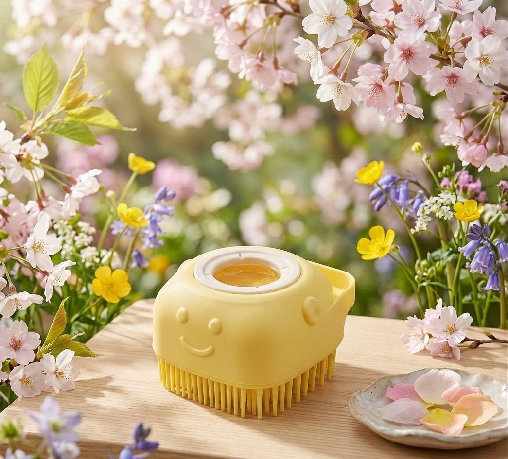 Brosse avec réservoir de shampoing